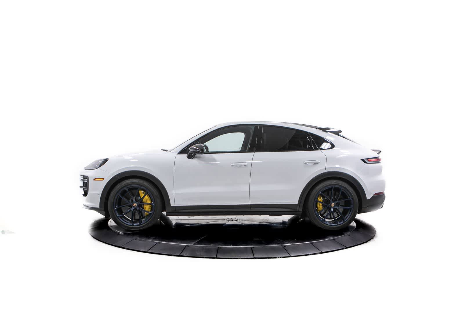 Certified 2025 Porsche Cayenne Turbo GT image 2