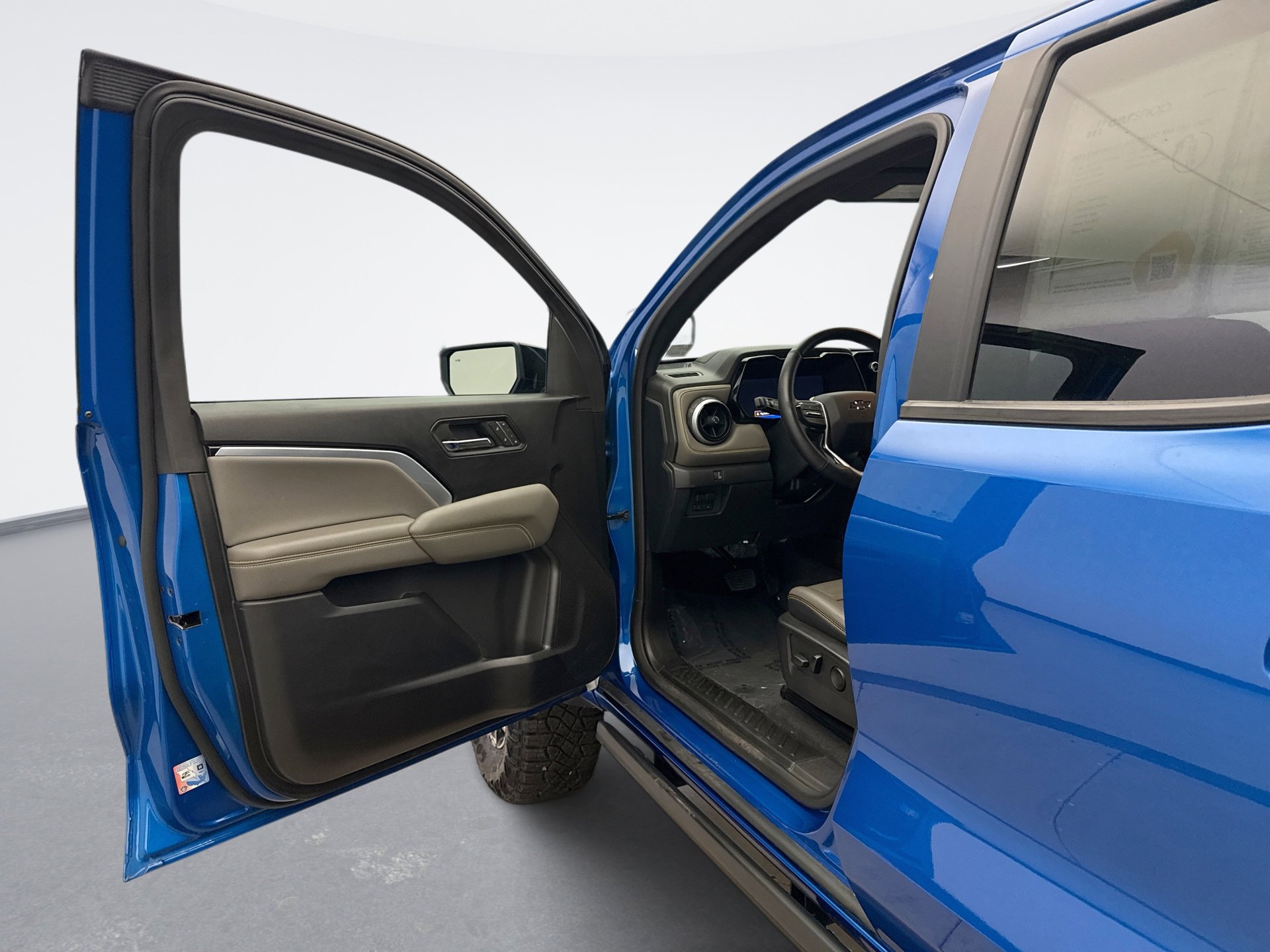 Used 2023 Chevrolet Colorado ZR2 w/ ZR2 Convenience Package III image 9