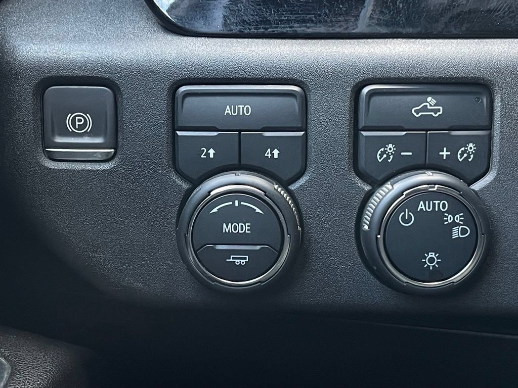 Used 2024 Chevrolet Silverado 1500 LT AWD/4WD image 13
