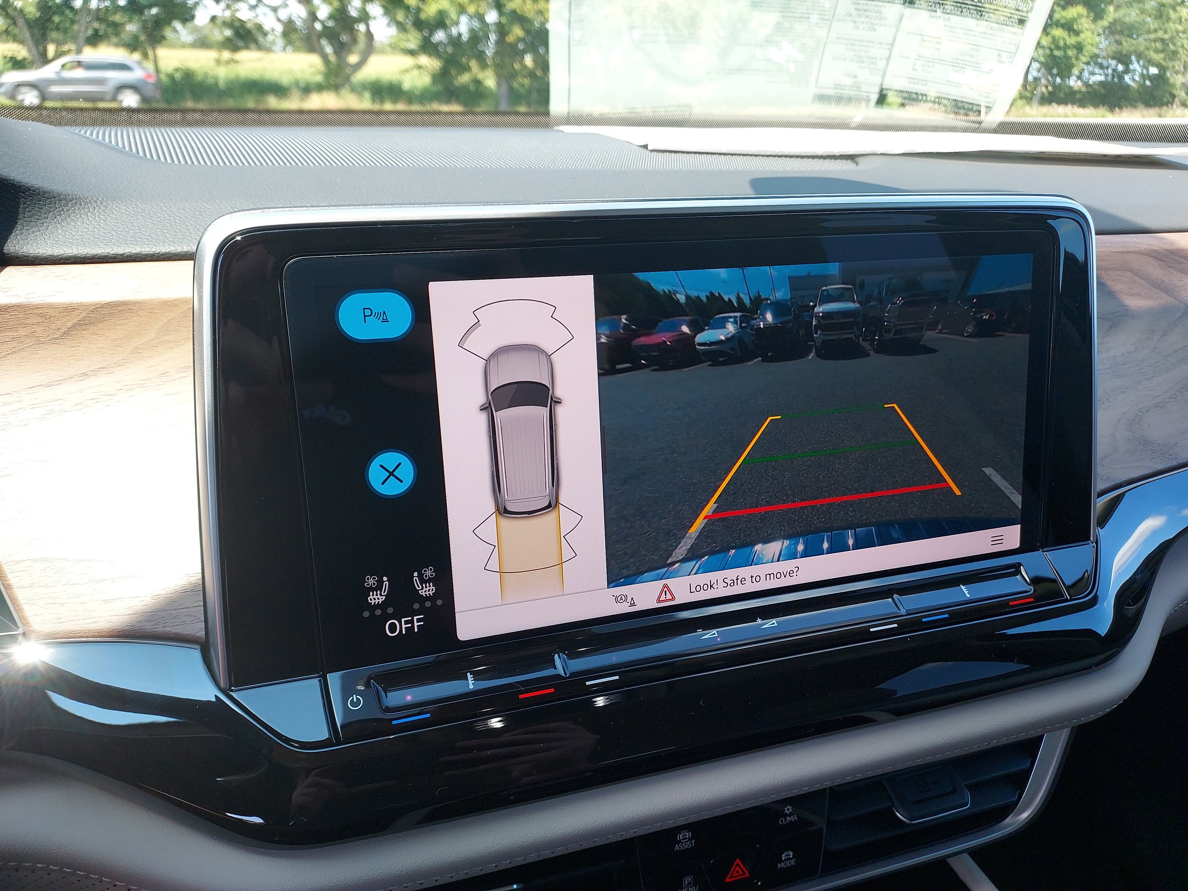 New 2026 Volkswagen Atlas SE image 29