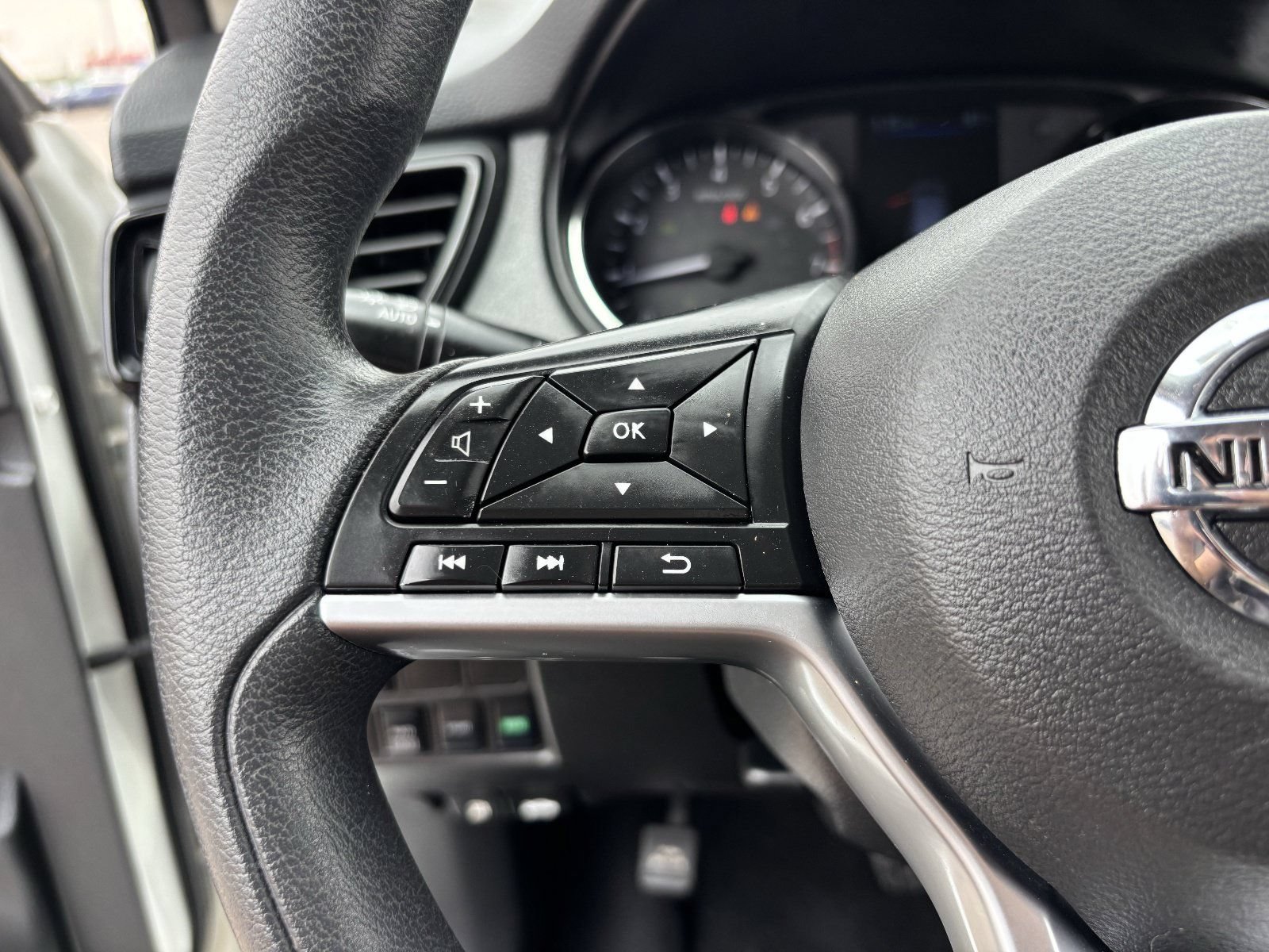 Used 2022 Nissan Rogue Sport S AWD/4WD image 27