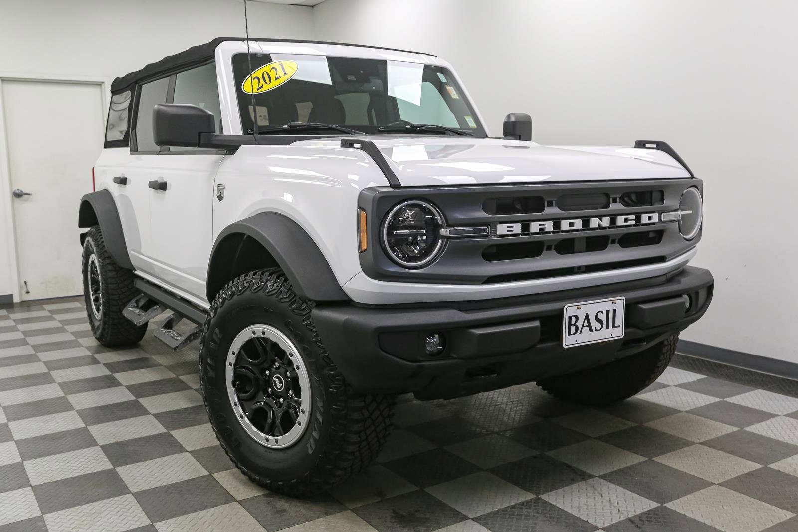 Used 2021 Ford Bronco Big Bend w/ Sasquatch Package AWD/4WD image 2