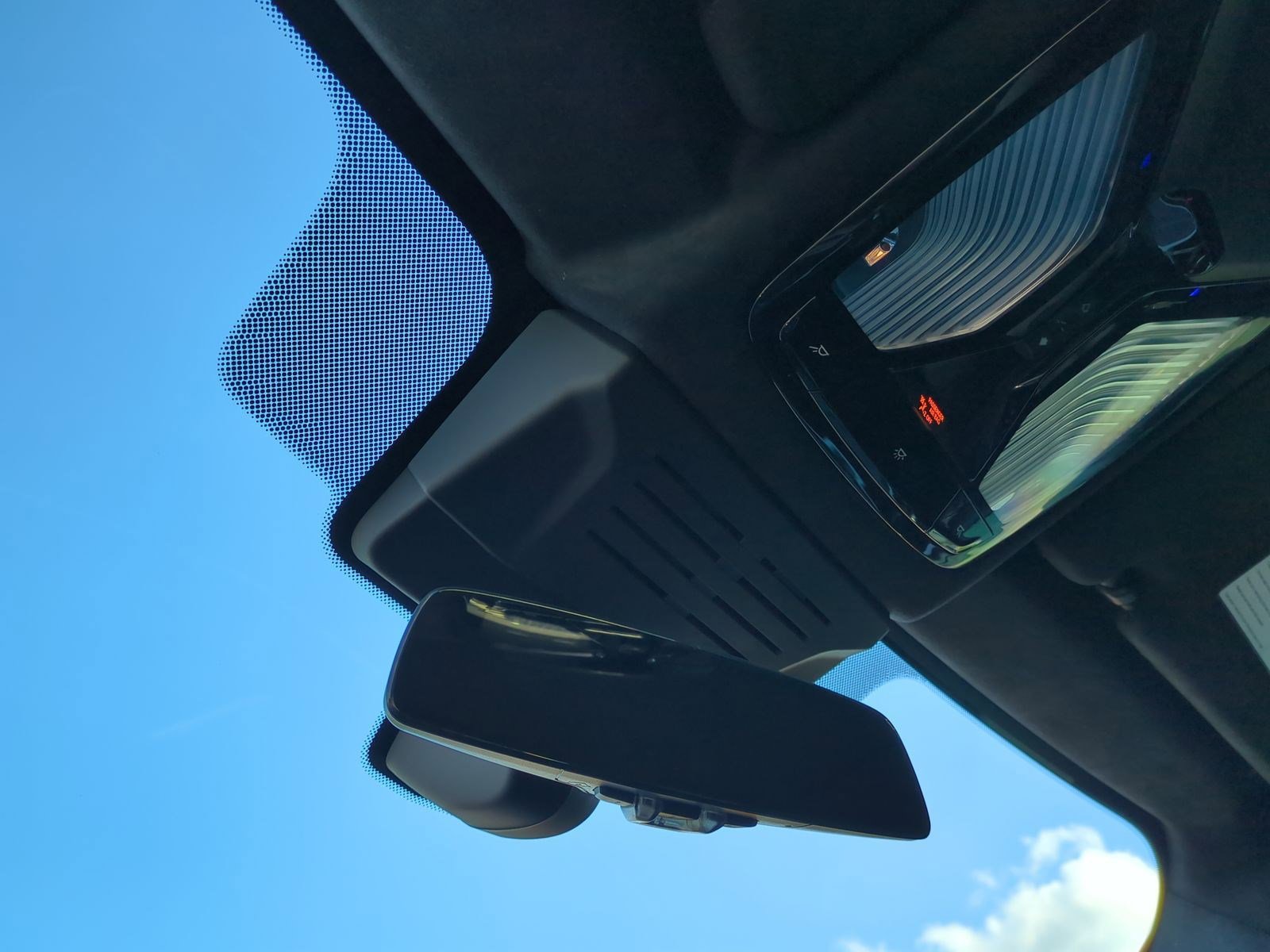 Used 2025 BMW X6 M Competition w/ Executive Package image 28