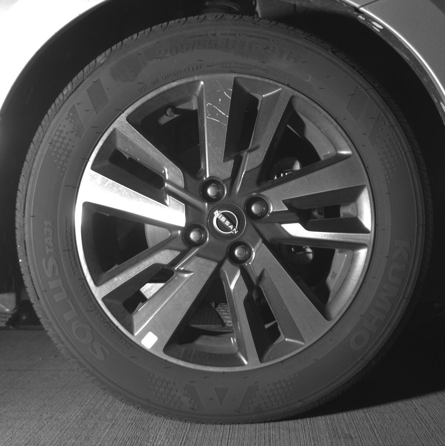 Used 2025 Nissan Versa SV FWD image 16