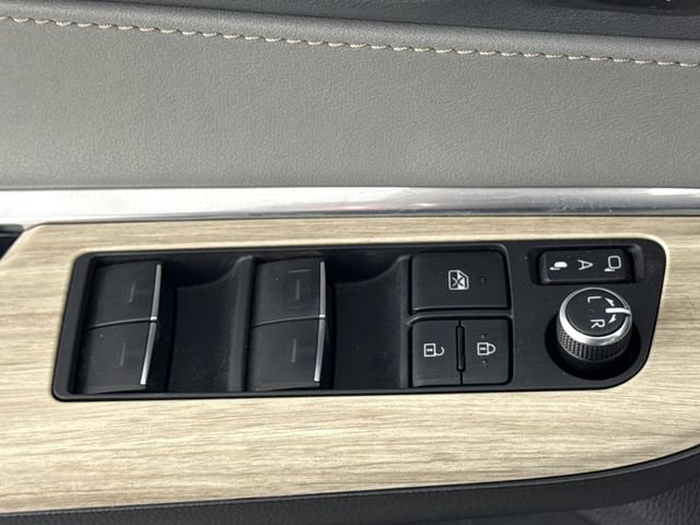 Certified 2024 Toyota Venza XLE AWD/4WD image 30