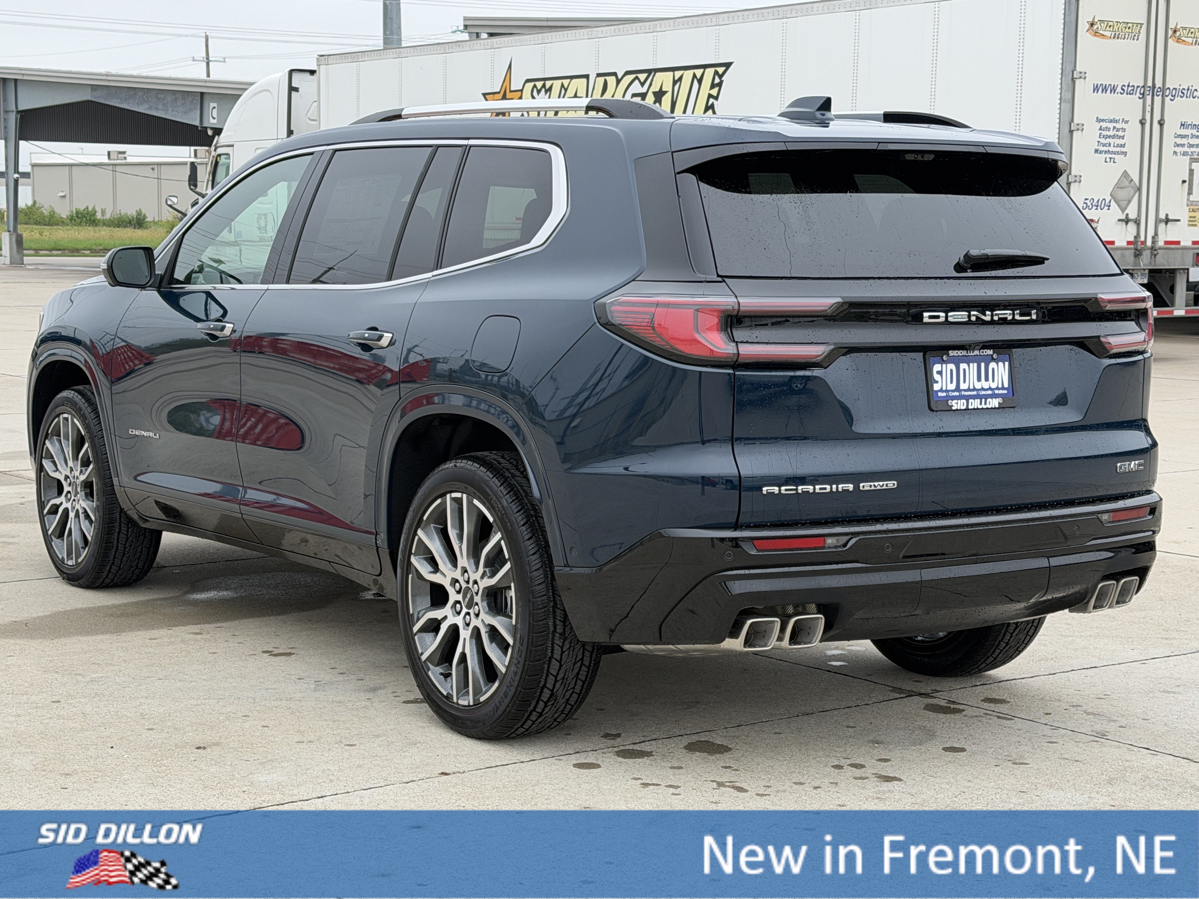 New 2027 GMC Acadia Denali Ultimate w/ LPO, Floor Liner Package AWD/4WD image 8