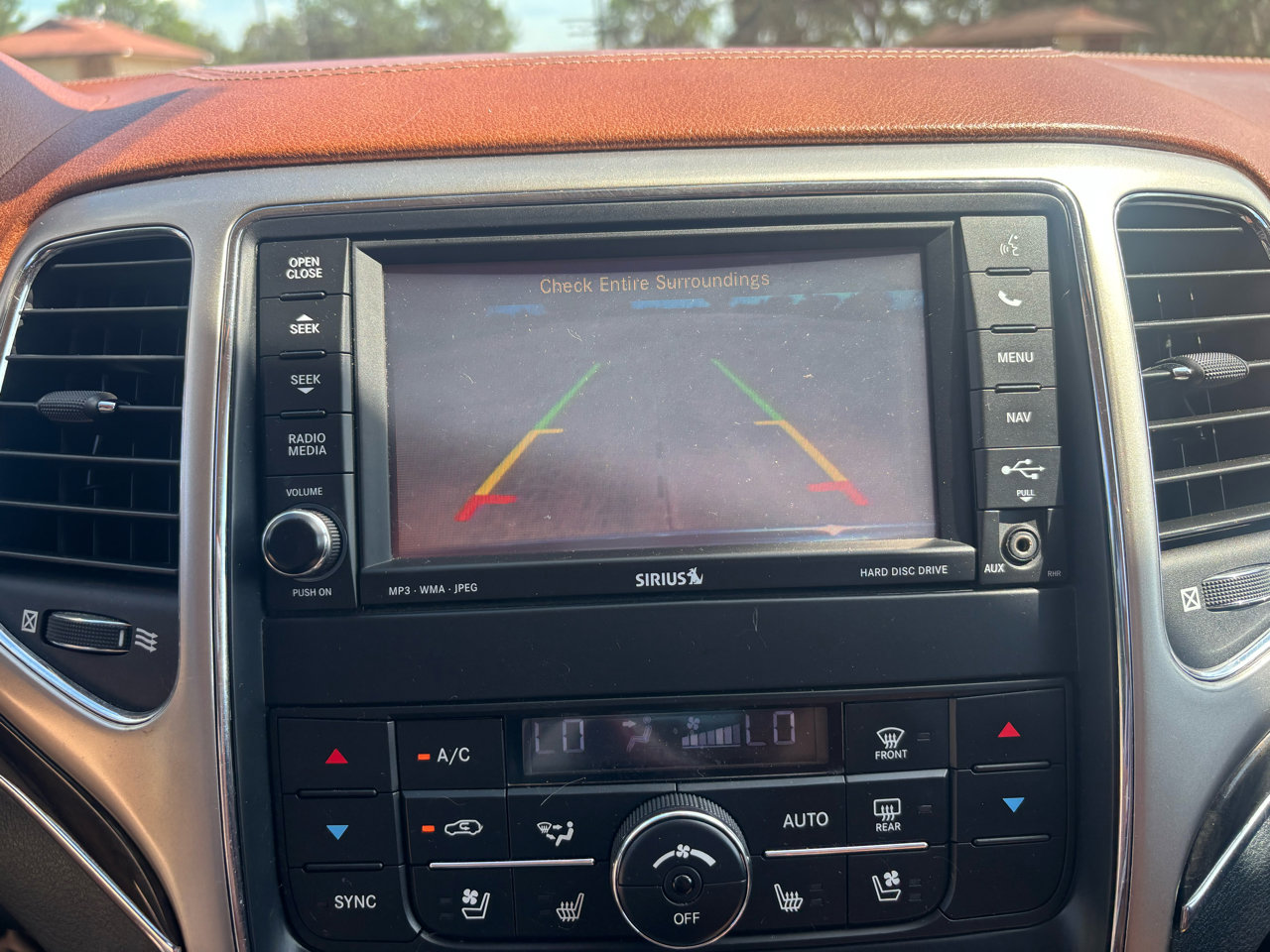 Used 2011 Jeep Grand Cherokee Overland Summit image 20