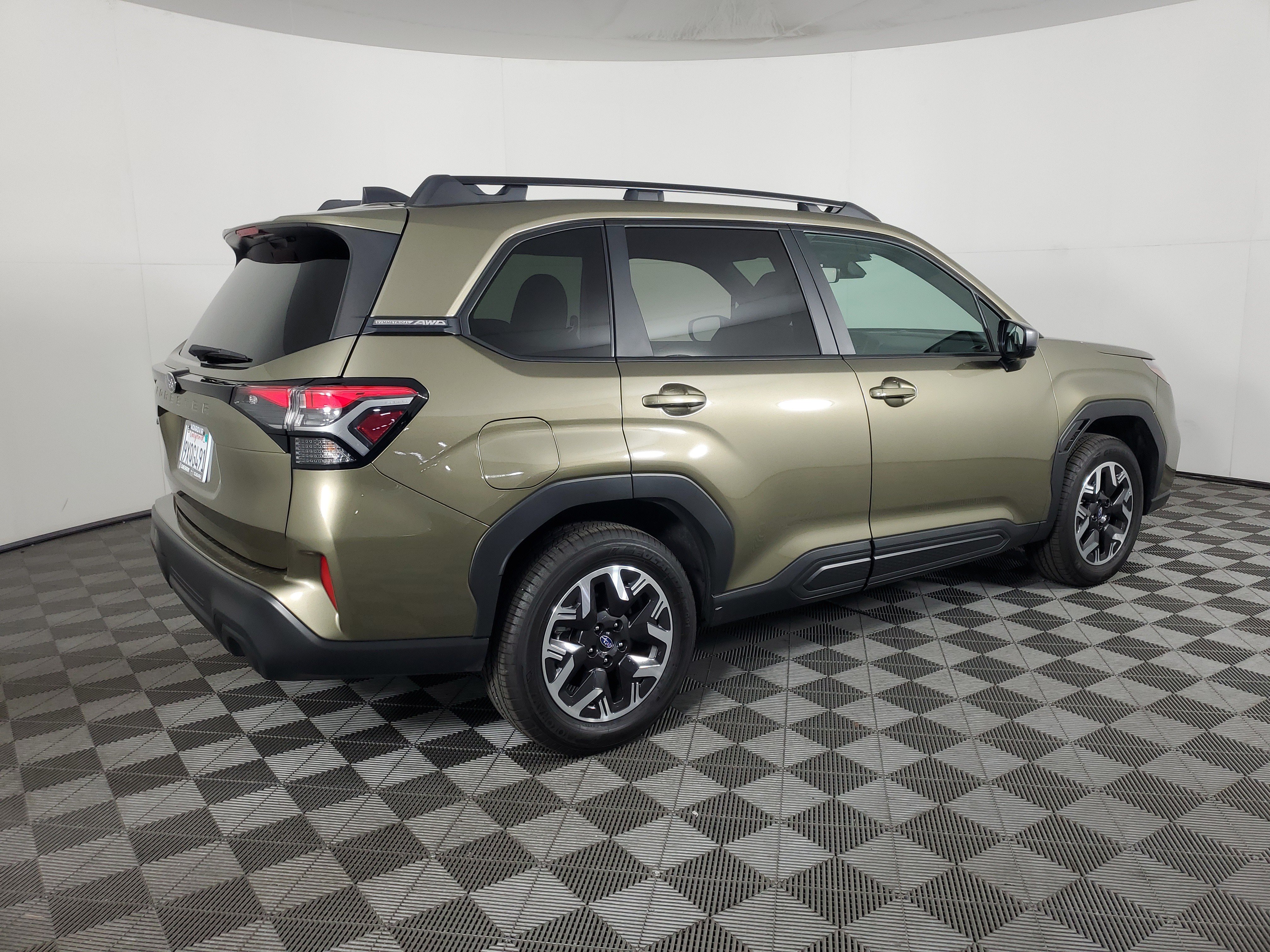 Used 2026 Subaru Forester Premium AWD/4WD image 4