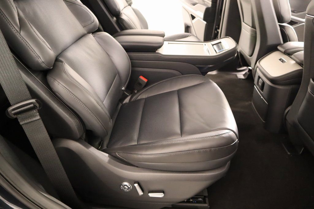 New 2025 Lincoln Navigator Reserve image 15