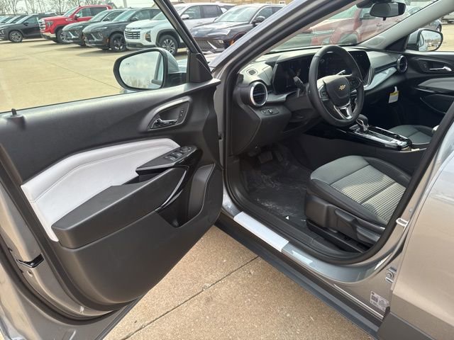 New 2026 Chevrolet Trax LT w/ Driver Confidence Package image 9