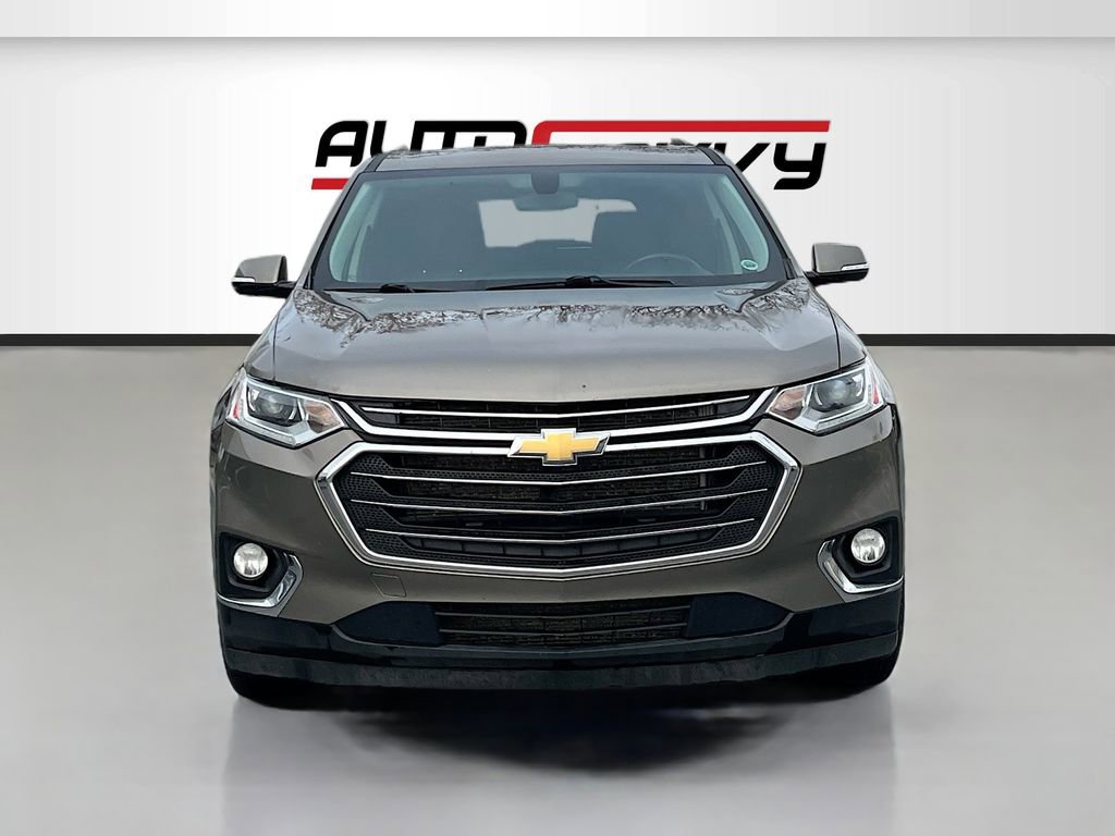 Used 2020 Chevrolet Traverse LT image 2