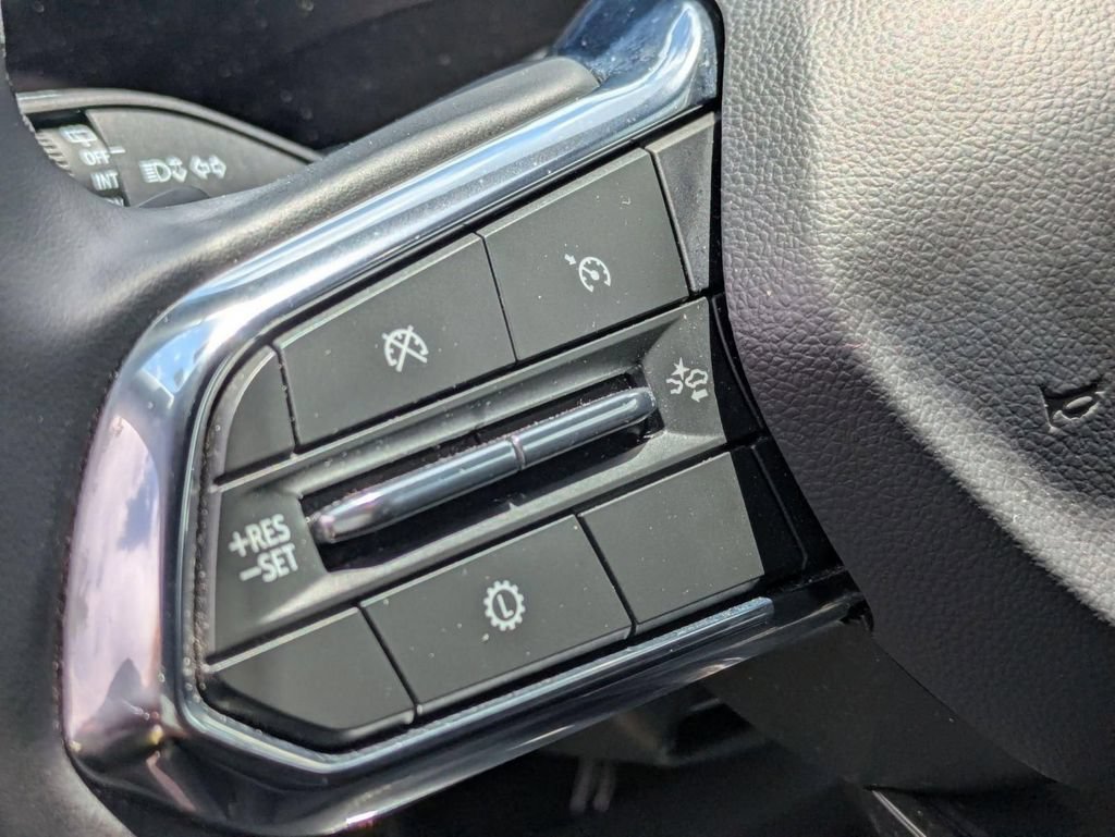 Used 2025 Chevrolet Equinox LT FWD image 19