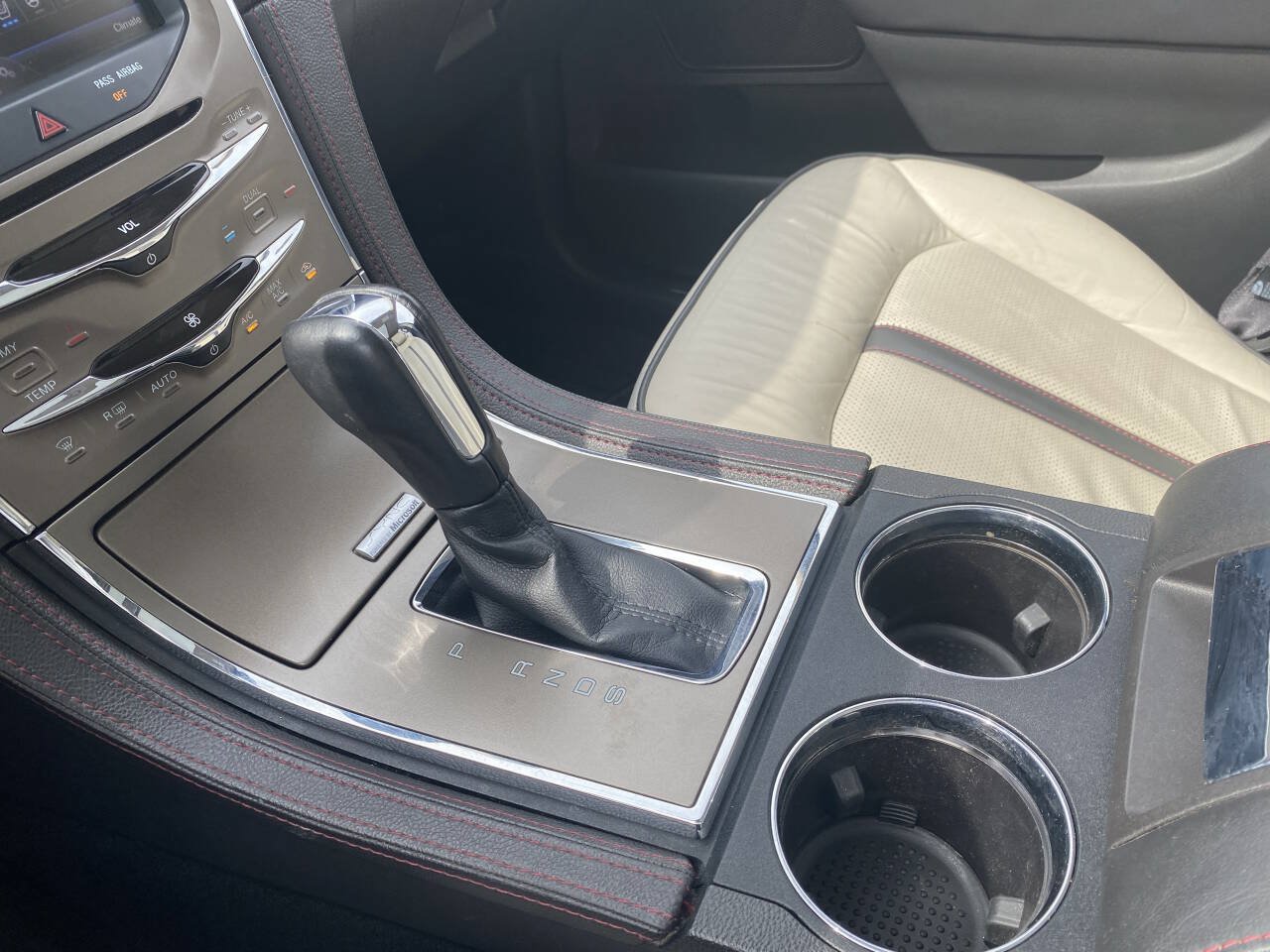Used 2014 Lincoln MKX AWD w/ Equipment Group 102A image 33