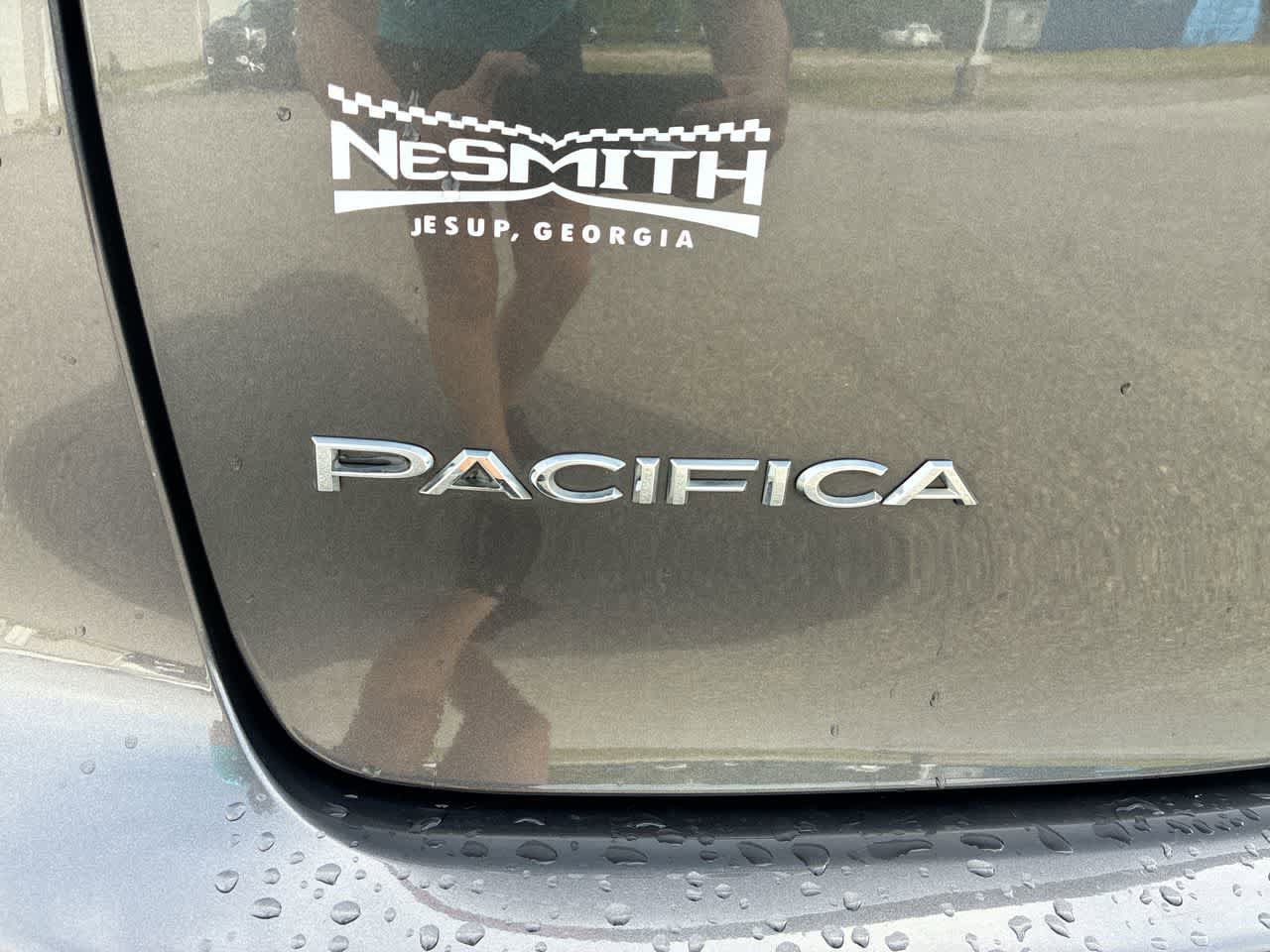 Used 2023 Chrysler Pacifica Touring-L FWD image 29