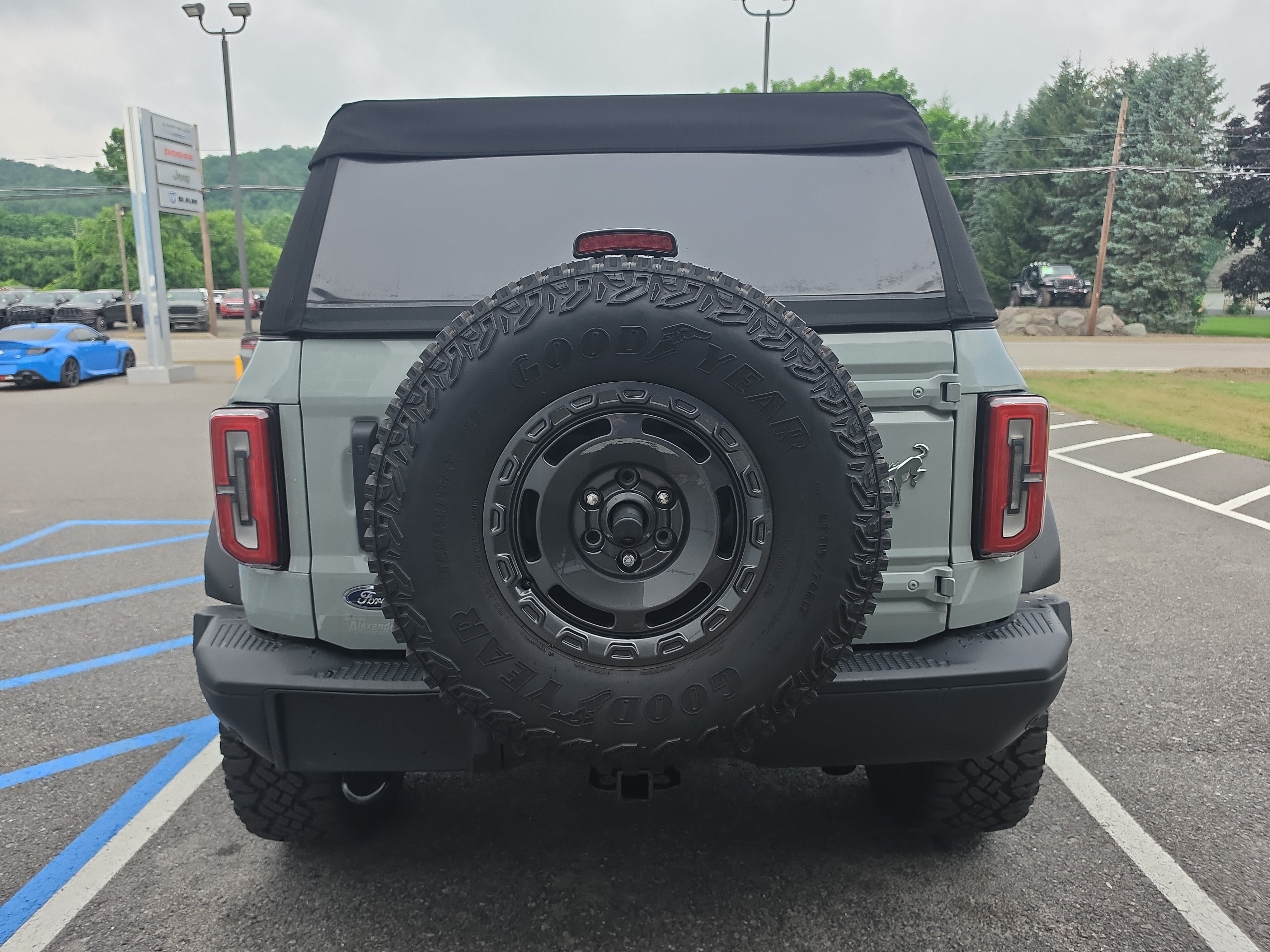Used 2023 Ford Bronco Everglades AWD/4WD video 4