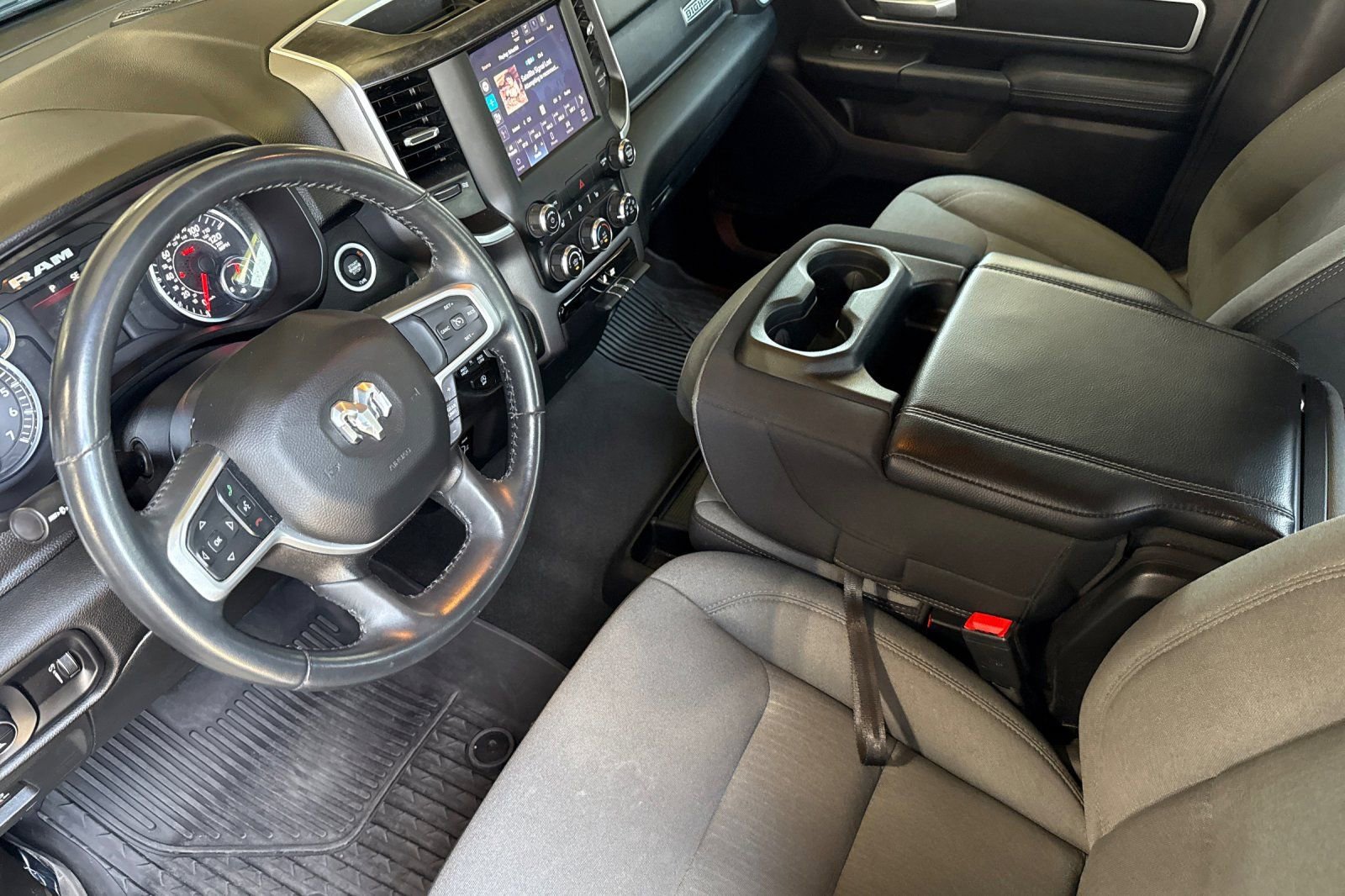 Used 2023 RAM 1500 Big Horn AWD/4WD image 10