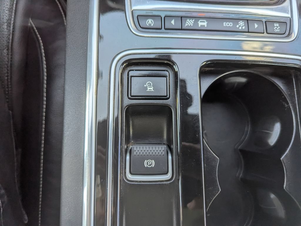 Used 2016 Jaguar XF R-Sport AWD/4WD image 29