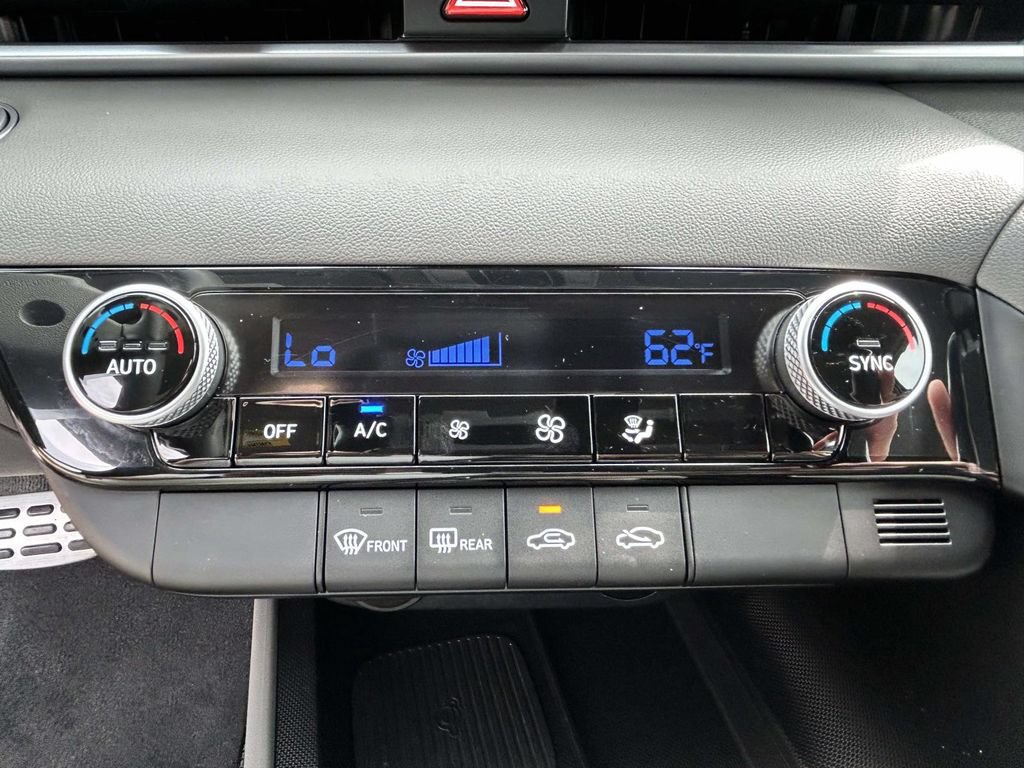 Certified 2025 Hyundai Elantra Sport FWD image 19