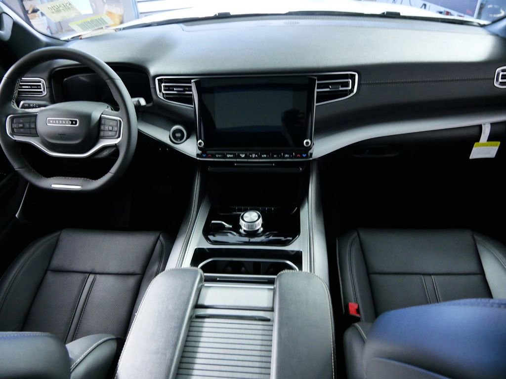 Used 2024 Jeep Wagoneer Series II image 5