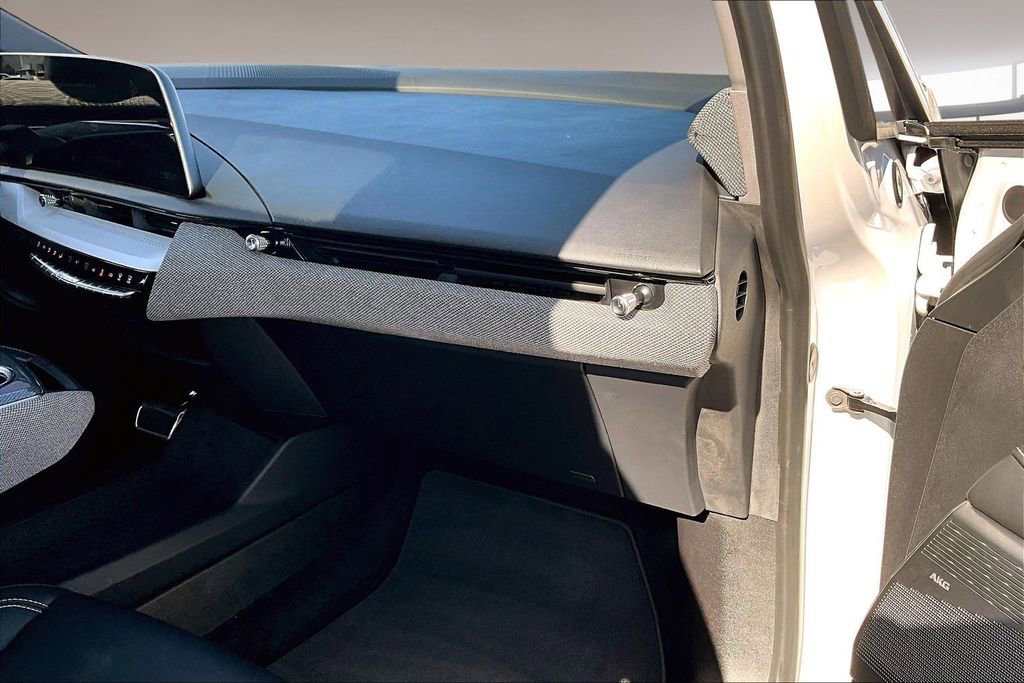 Certified 2025 Cadillac Optiq Luxury 1 image 16