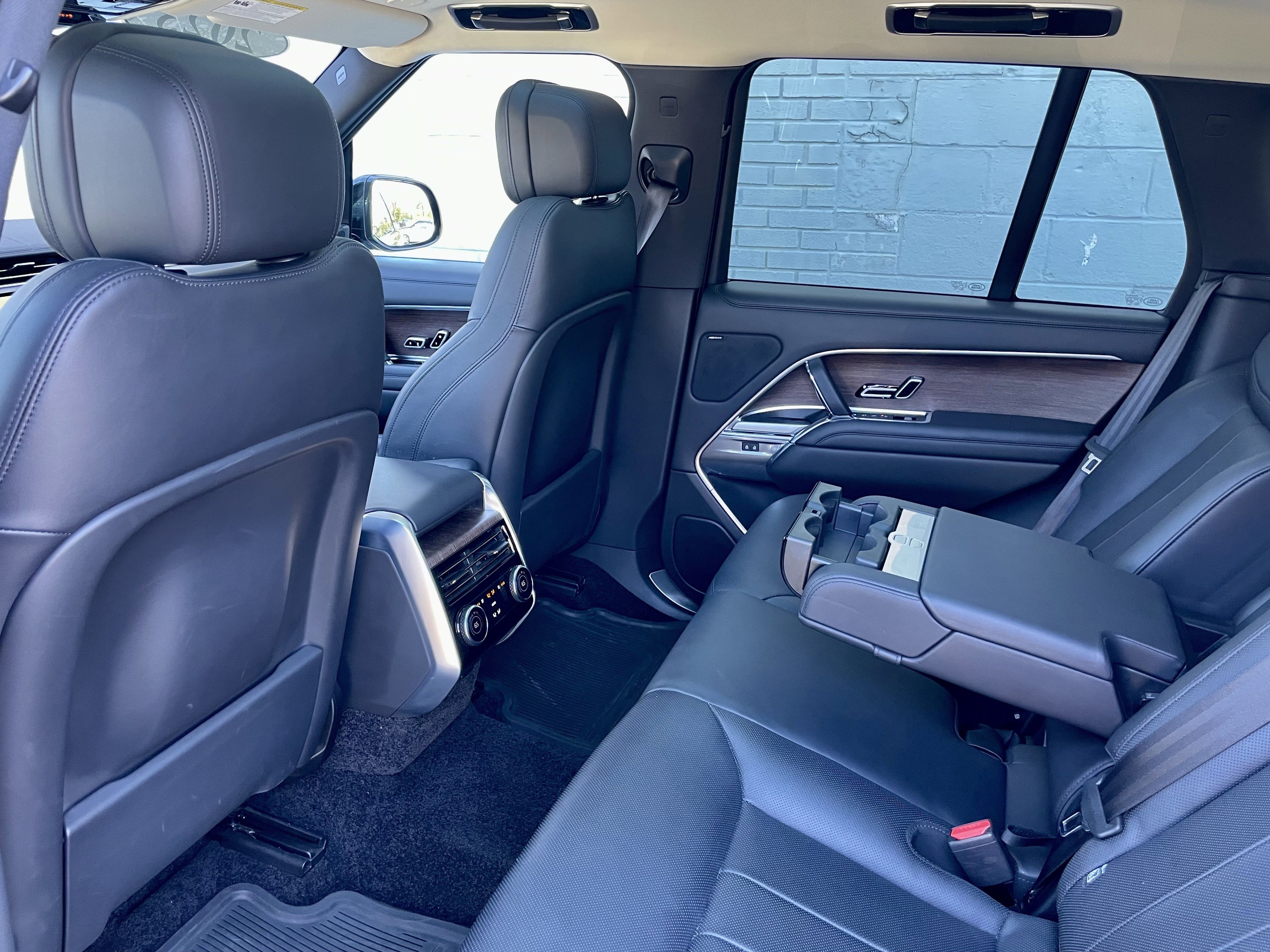 Used 2023 Land Rover Range Rover SE image 30