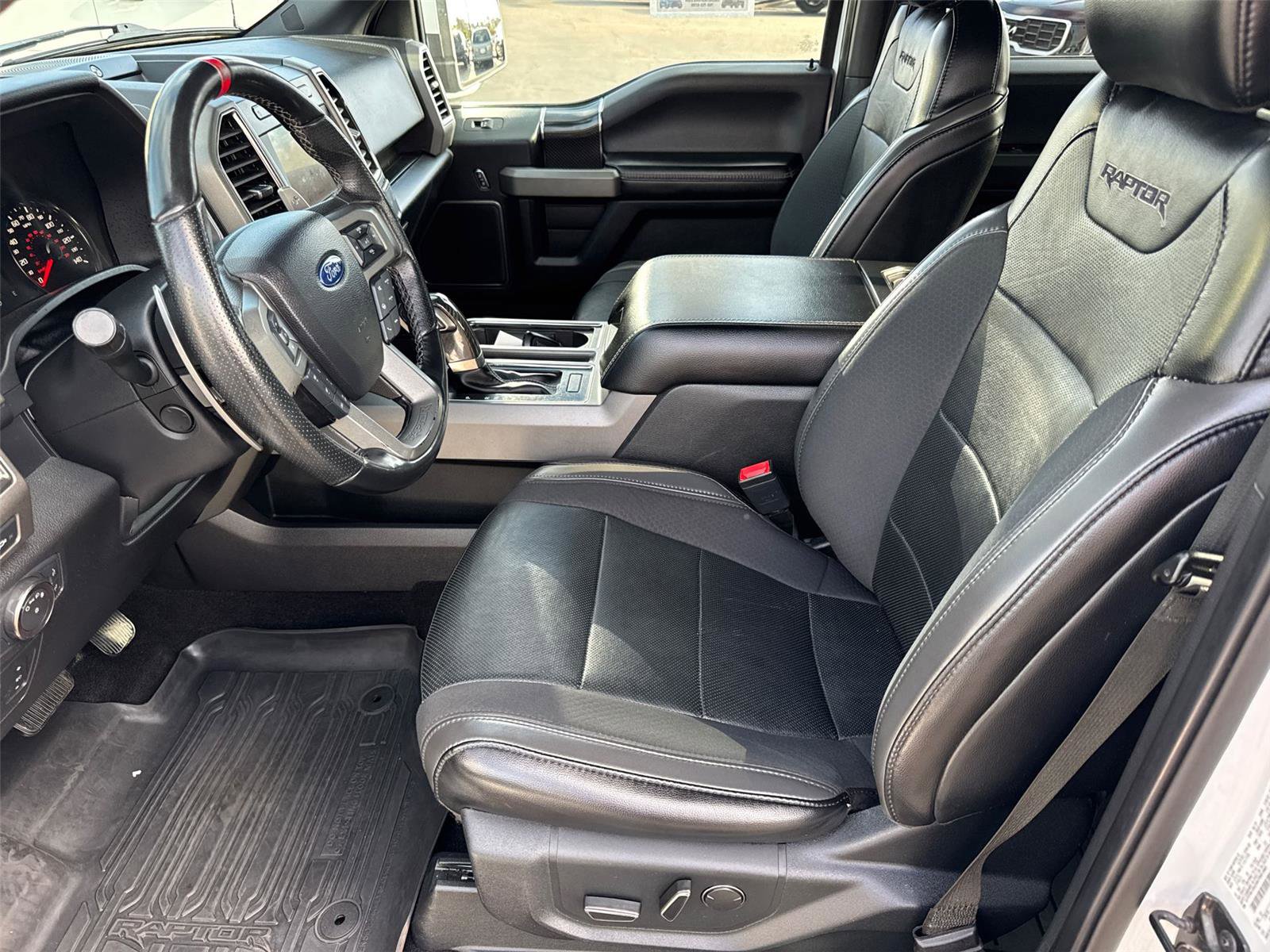 Used 2019 Ford F150 Raptor w/ Equipment Group 802A Luxury AWD/4WD image 24