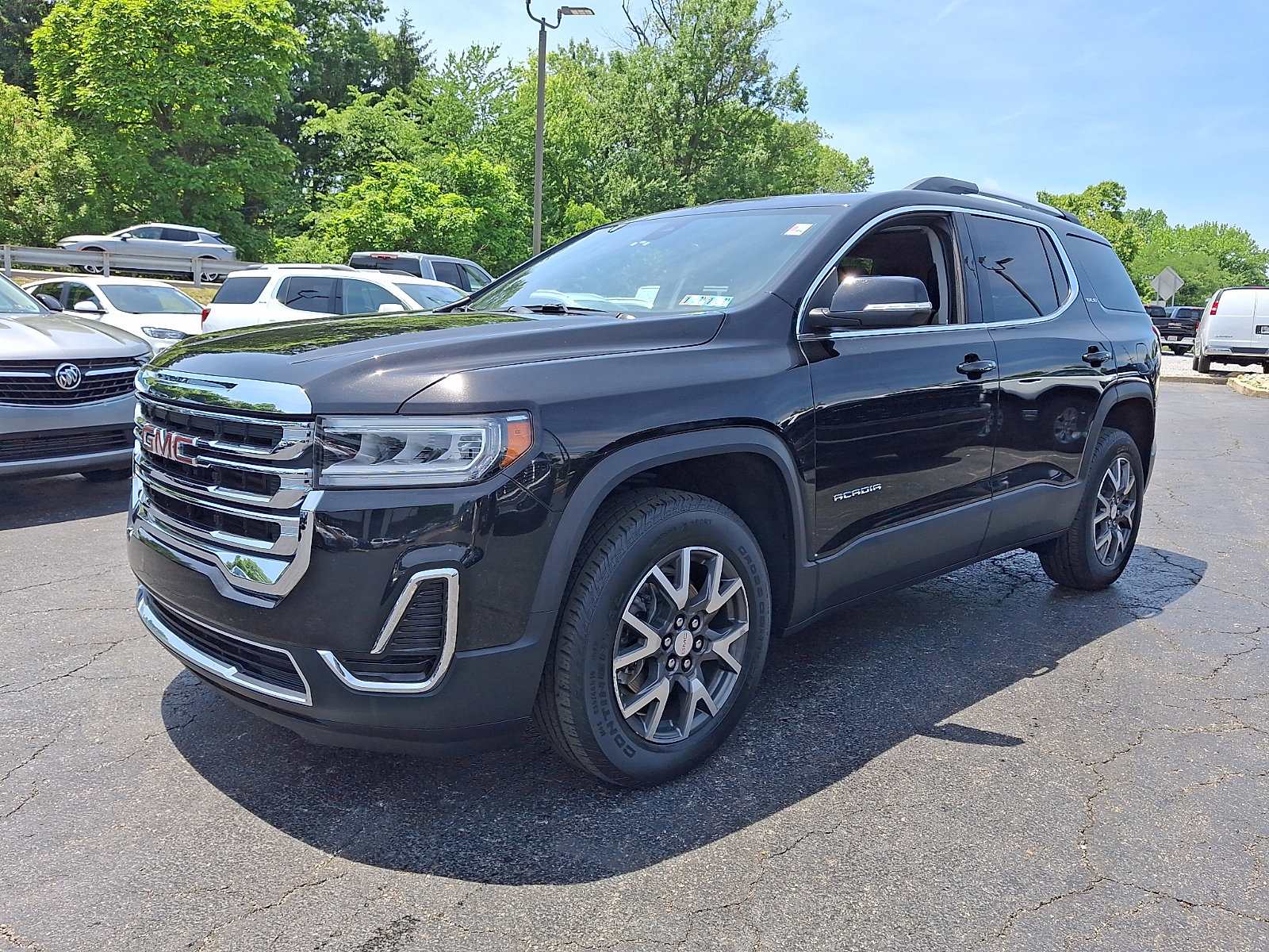 Used 2023 GMC Acadia SLE w/ Driver Convenience Package AWD/4WD image 3