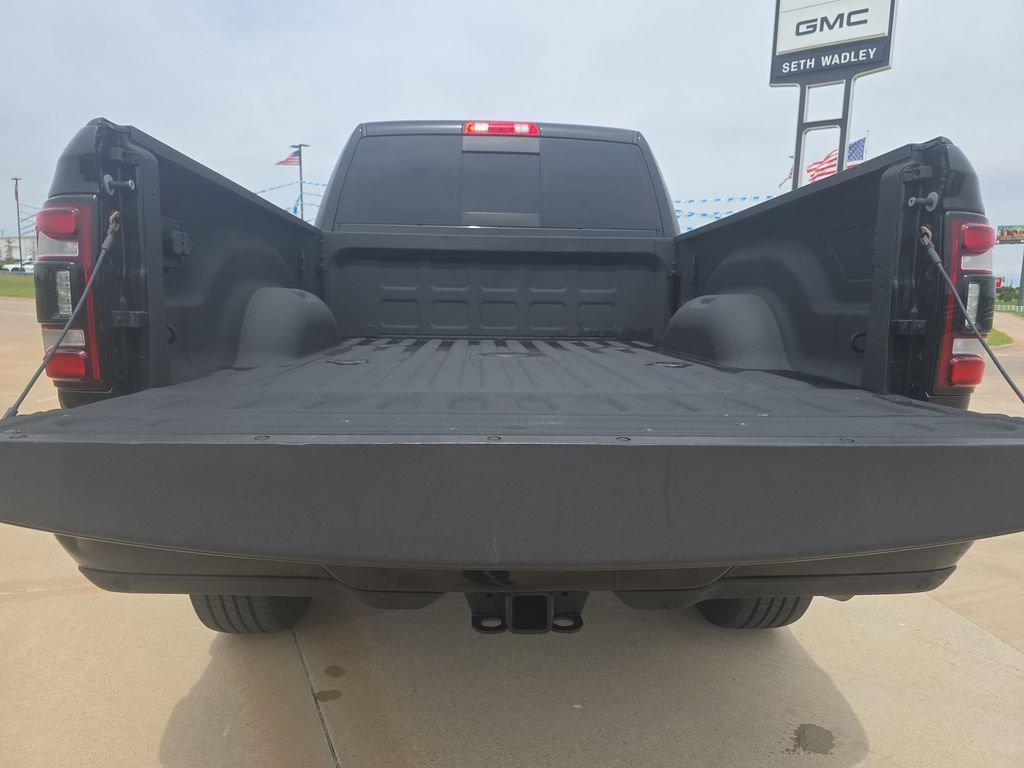 Used 2020 RAM 2500 Limited w/ Black Appearance Package AWD/4WD image 12