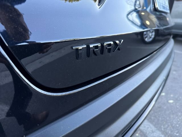 Certified 2025 Chevrolet Trax RS FWD image 30
