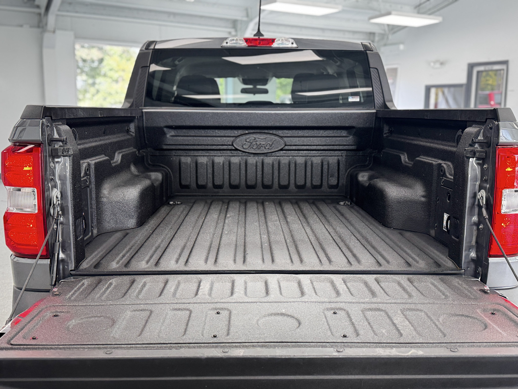 Used 2023 Ford Maverick XLT FWD image 29