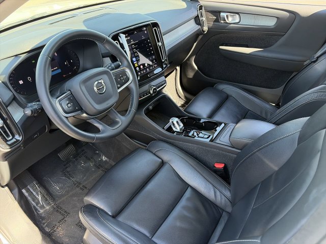 Certified 2023 Volvo XC40 B4 Ultimate w/ Climate Package FWD image 19