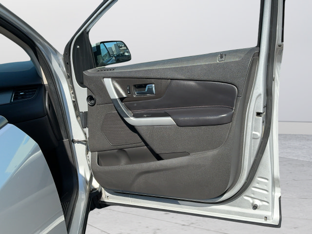 Used 2013 Ford Edge SEL FWD image 22