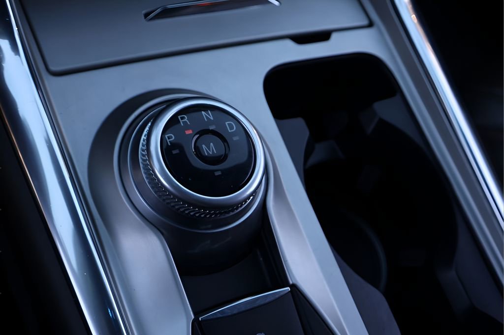 Used 2021 Ford Explorer King Ranch w/ Premium Technology Package image 27