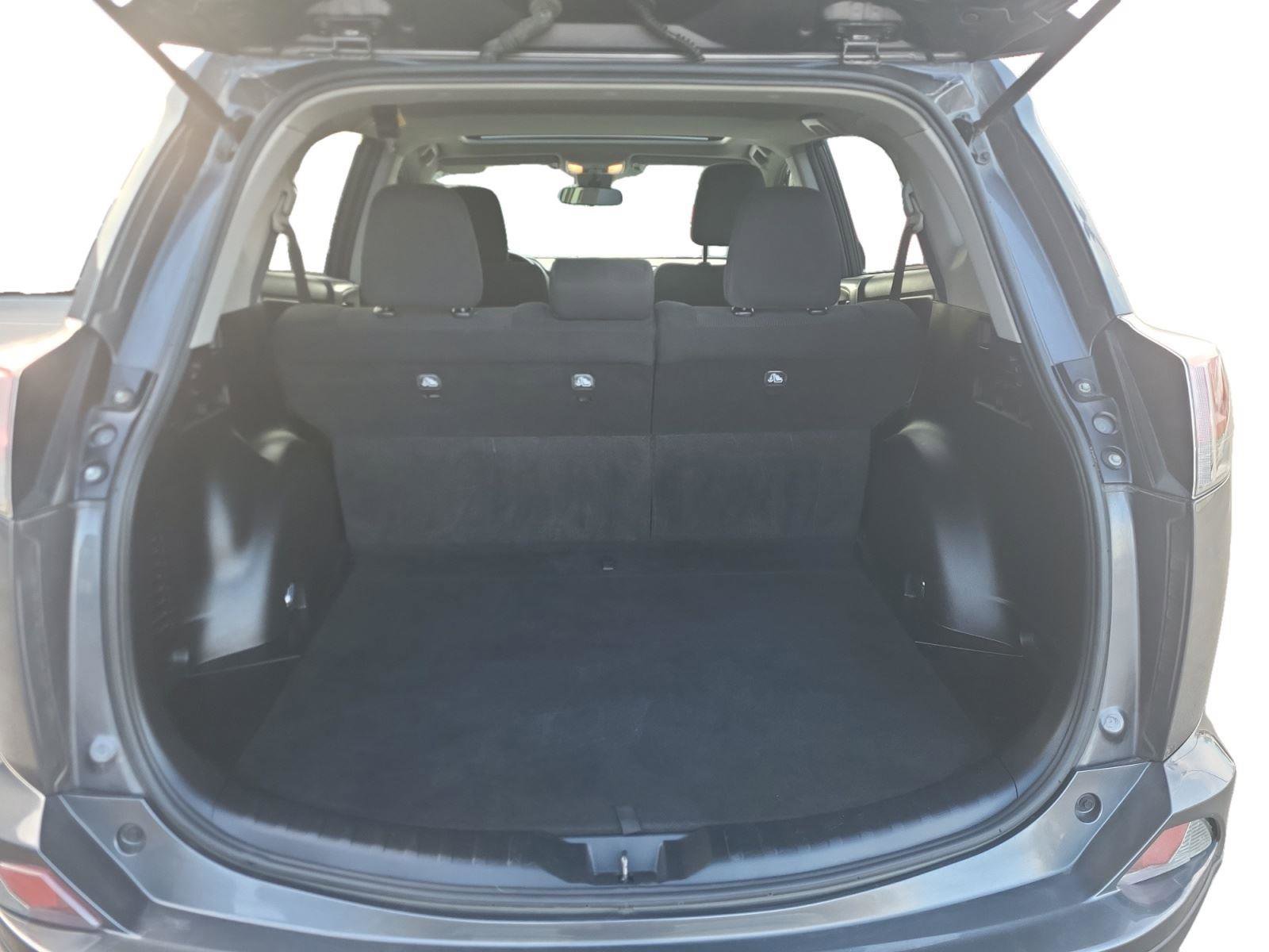 Used 2018 Toyota RAV4 XLE image 22
