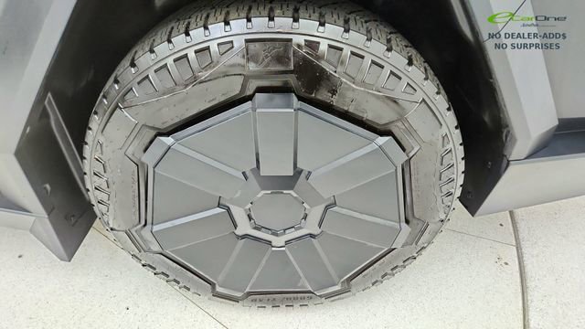 Used 2024 Tesla Cybertruck AWD Crew Cab image 55