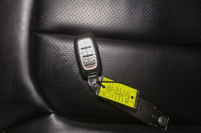 Used 2023 Chrysler Pacifica Touring-L FWD image 41