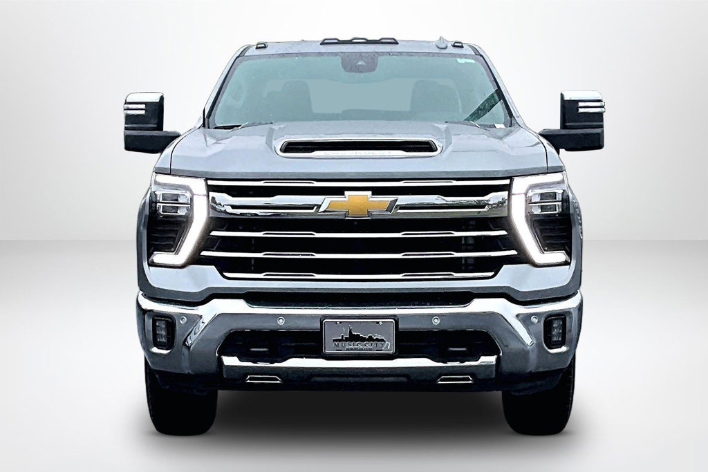 Used 2025 Chevrolet Silverado 2500 LTZ w/ LTZ Plus Package AWD/4WD image 2