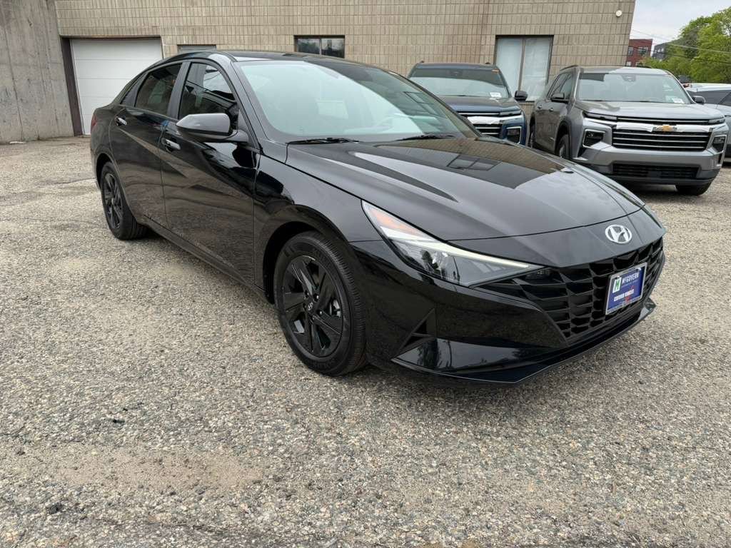 Certified 2023 Hyundai Elantra SEL w/ Cargo Package FWD image 9