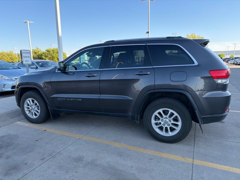 Used 2019 Jeep Grand Cherokee Laredo AWD/4WD image 7