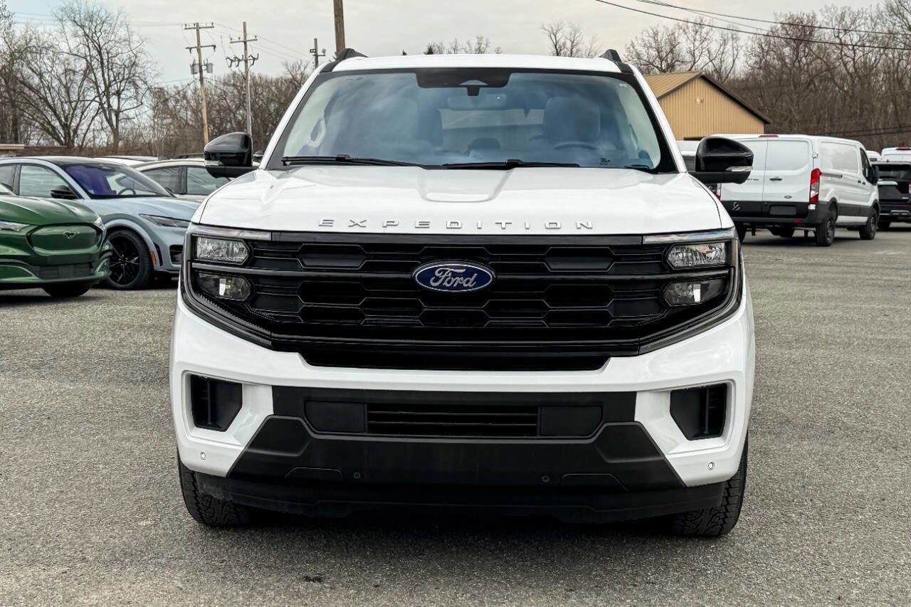 Used 2025 Ford Expedition Active image 8