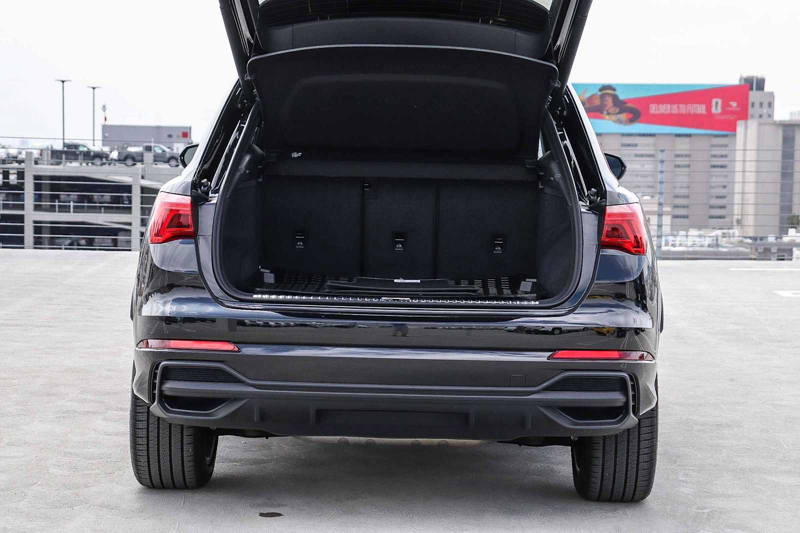 Used 2025 Audi Q3 2.0T Premium w/ Convenience Package AWD/4WD image 37