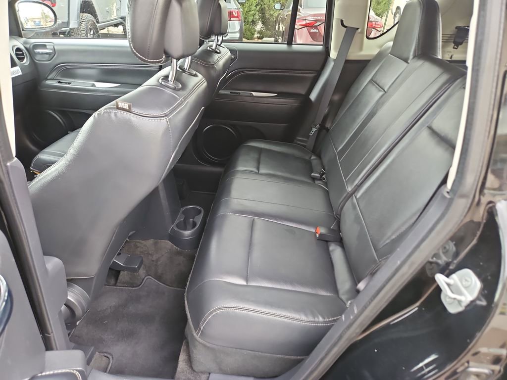 Used 2015 Jeep Compass High Altitude image 25