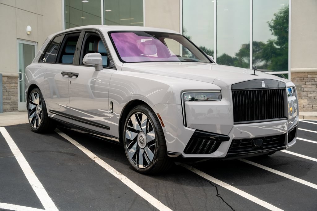 Used 2025 Rolls-Royce Cullinan AWD/4WD image 9