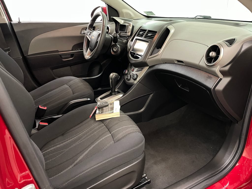 Used 2016 Chevrolet Sonic LT FWD image 33
