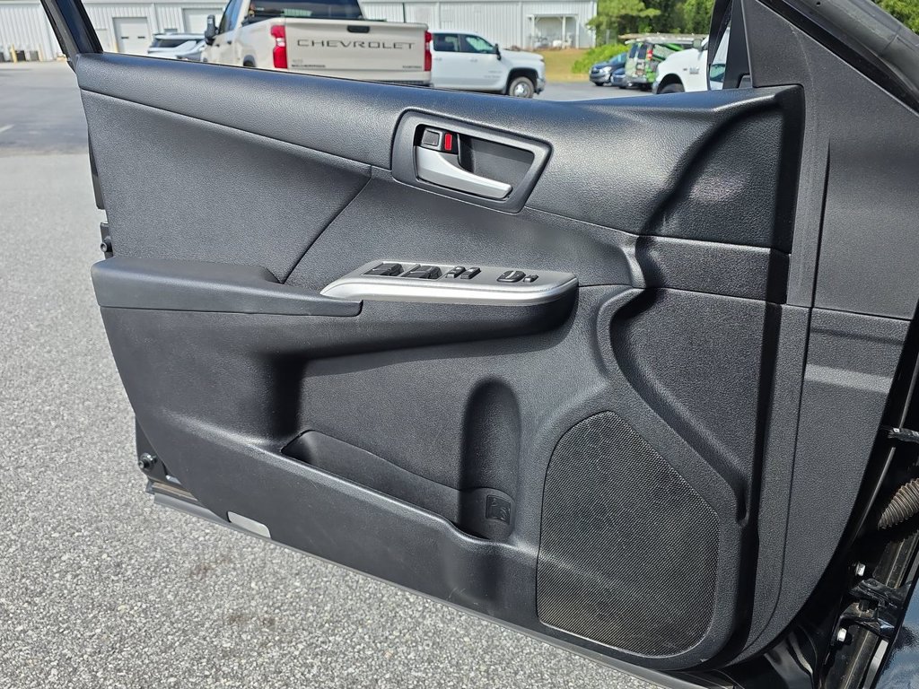 Used 2012 Toyota Camry SE FWD image 20