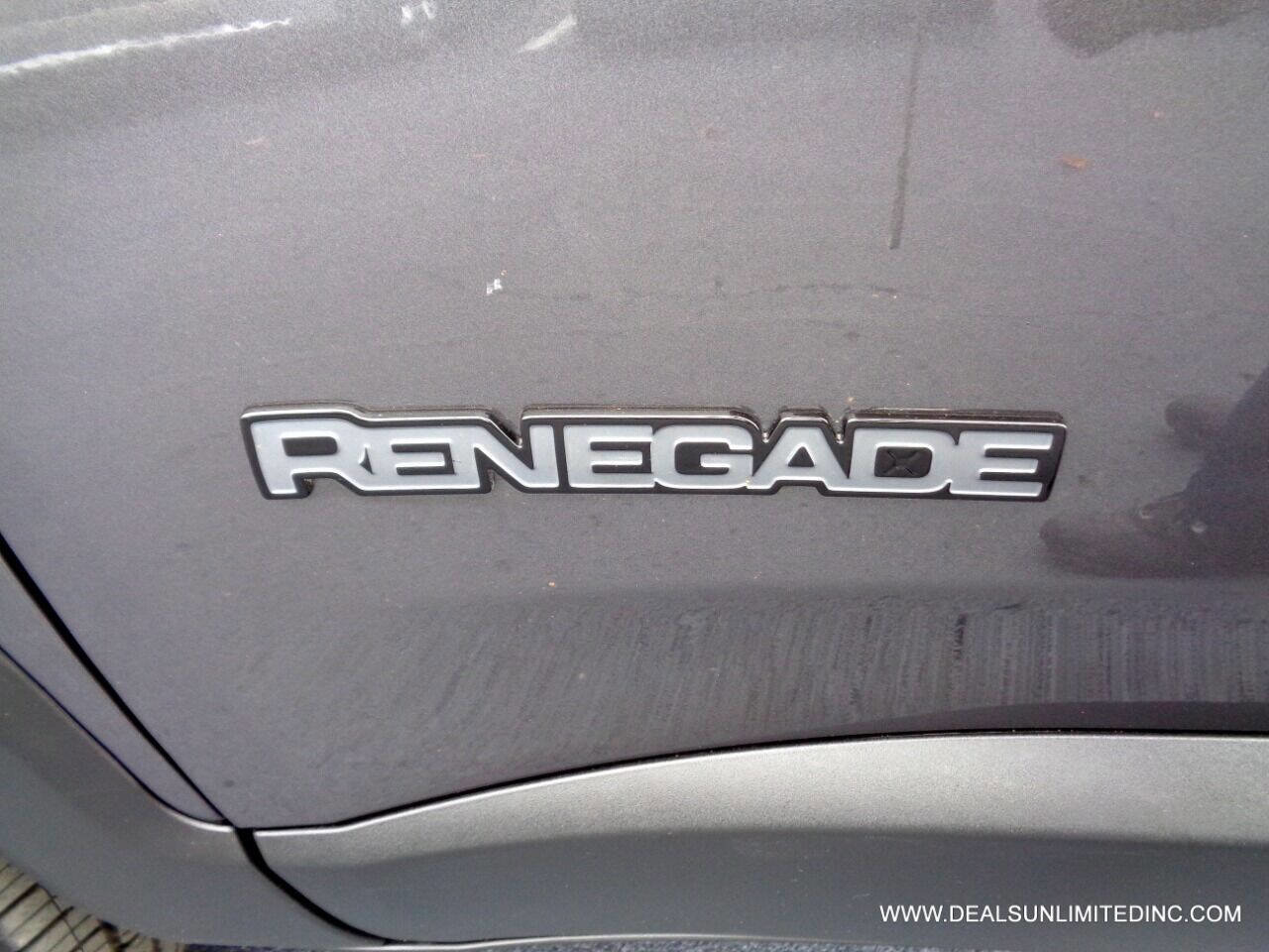 Used 2017 Jeep Renegade Altitude image 5