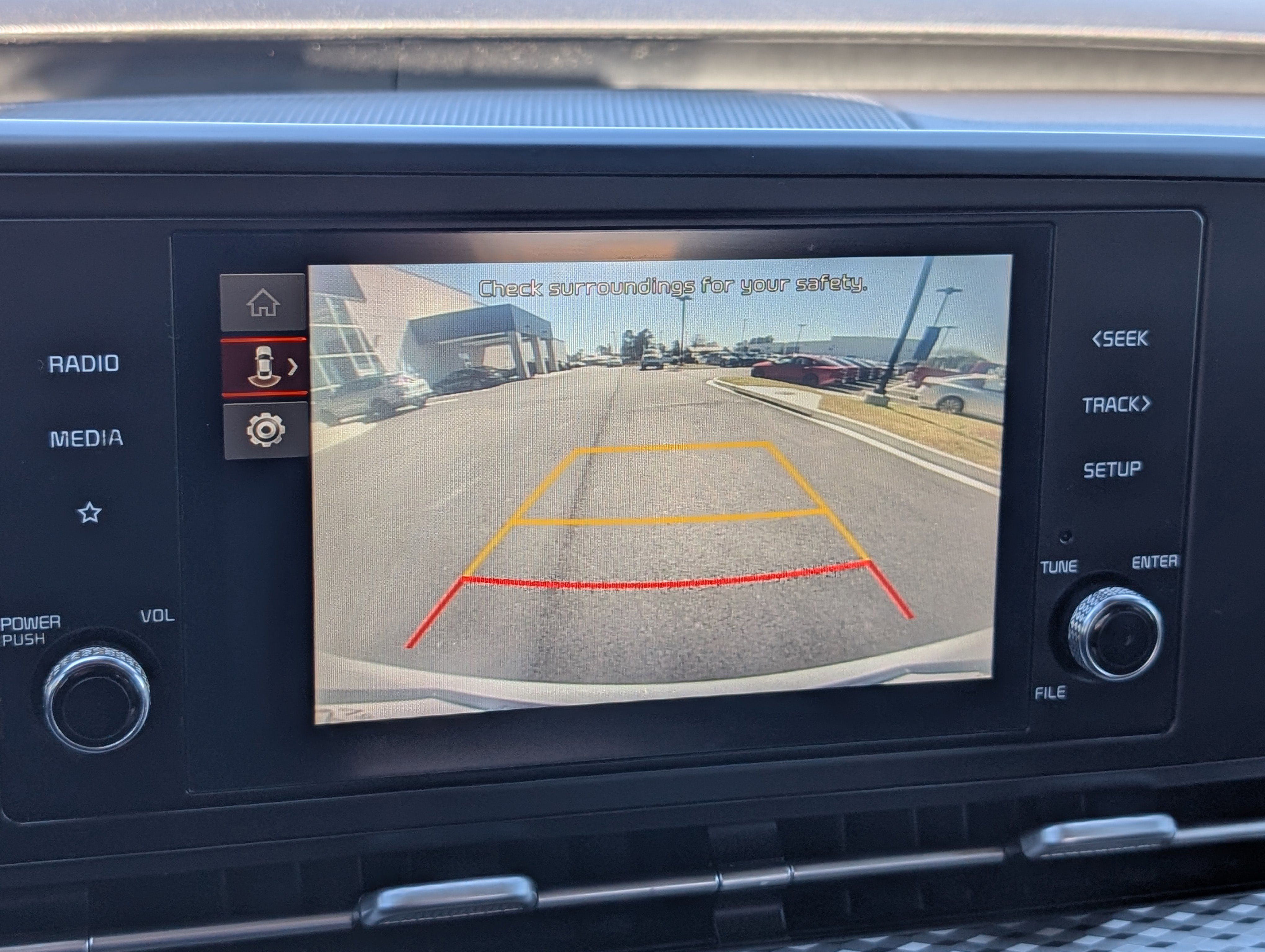 Used 2023 Kia Carnival LX image 18