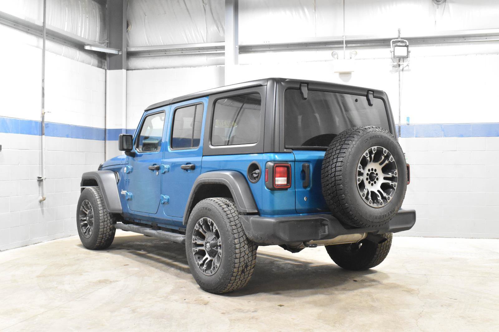 Used 2020 Jeep Wrangler Unlimited Sport AWD/4WD image 22