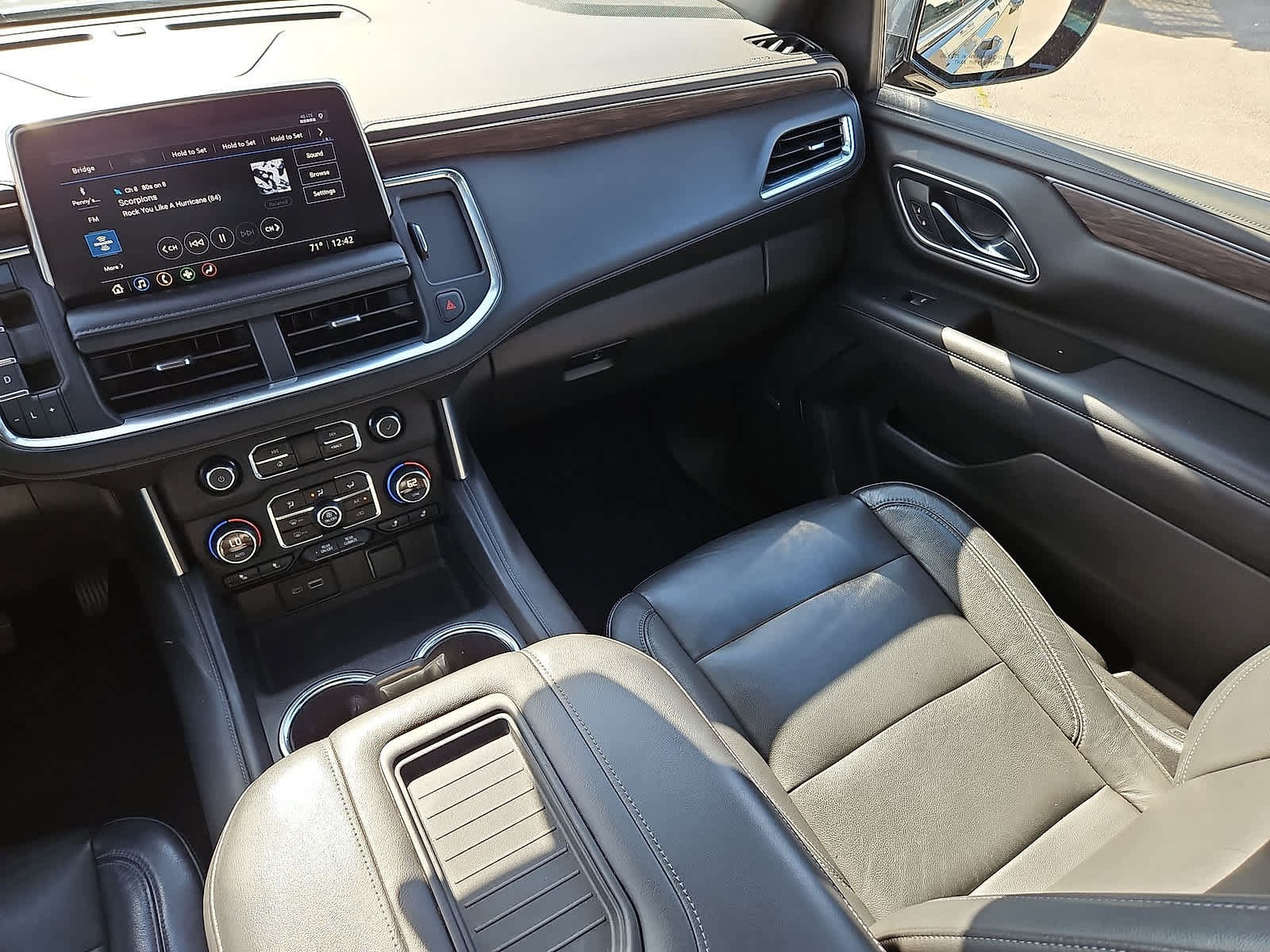 Used 2021 Chevrolet Tahoe LT AWD/4WD image 12