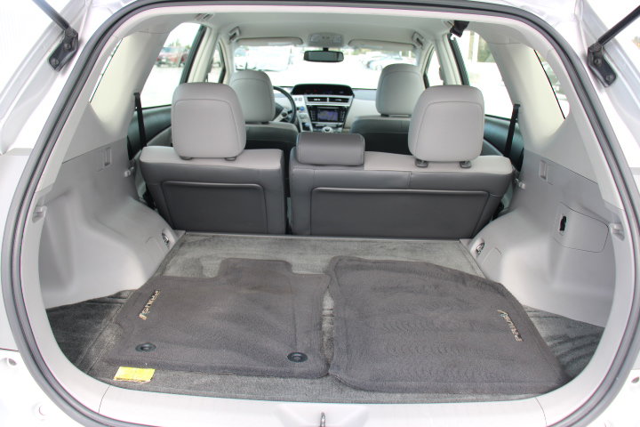 Used 2017 Toyota Prius V Five image 14